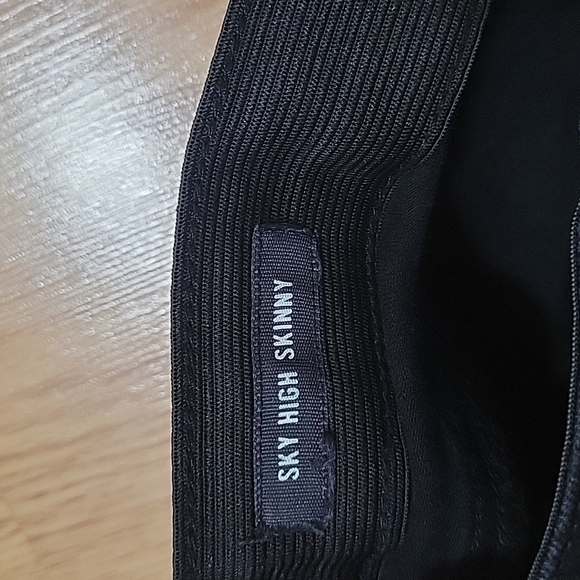 SKY HIGH SKINNY PREMIUM STRETCH HIGH-RISE JEAN size 12 T - Picture 11 of 13